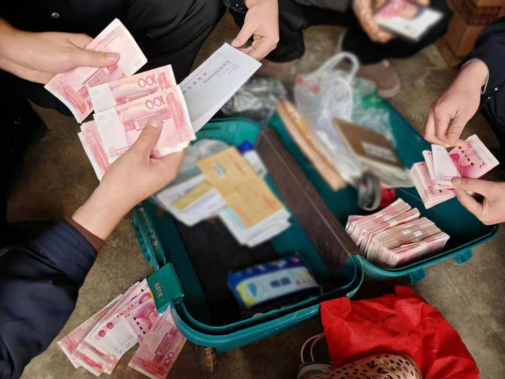 最新带现金几十万能过安检方法分析(最方便真实的阿里携带现金过安检有具体规定吗方法)